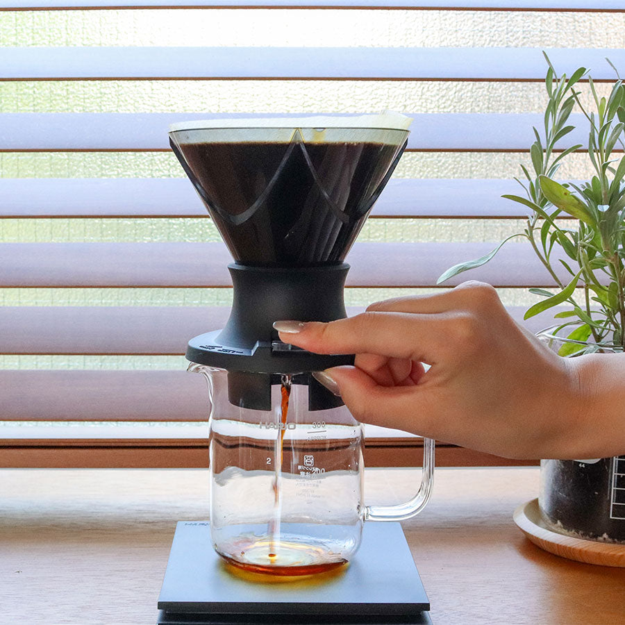 Hario V60 Handfilter Mugen x Switch Dripper Größe 02, schwarz
