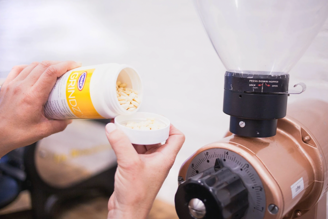 Mühlenreinigung mit Urnex Grindz