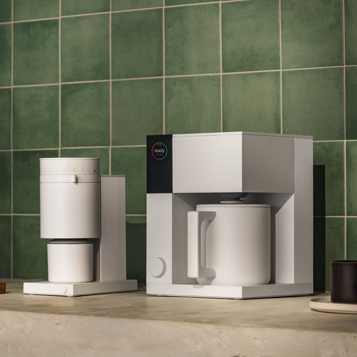 Fellow Aiden Precision Coffee Maker Kaffeemaschine Matt-Weiß 1,5 l, mit Fellow Opus Kaffeemühle