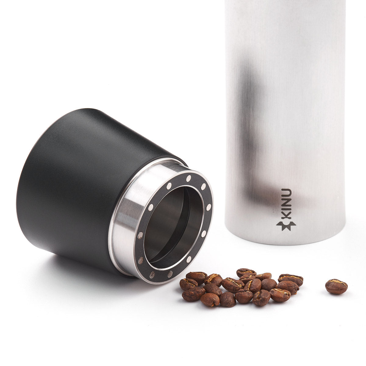 Kinu Mühle mit Bohnen