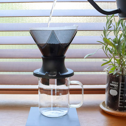 Hario V60 Handfilter Mugen x Switch Dripper Größe 02, schwarz