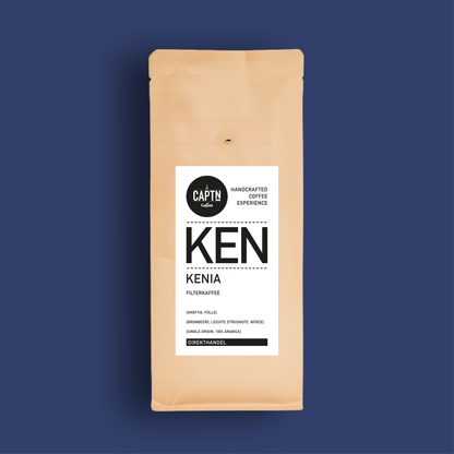 Kenia Kaffee Beutel auf dunkelblauem Hintergrund