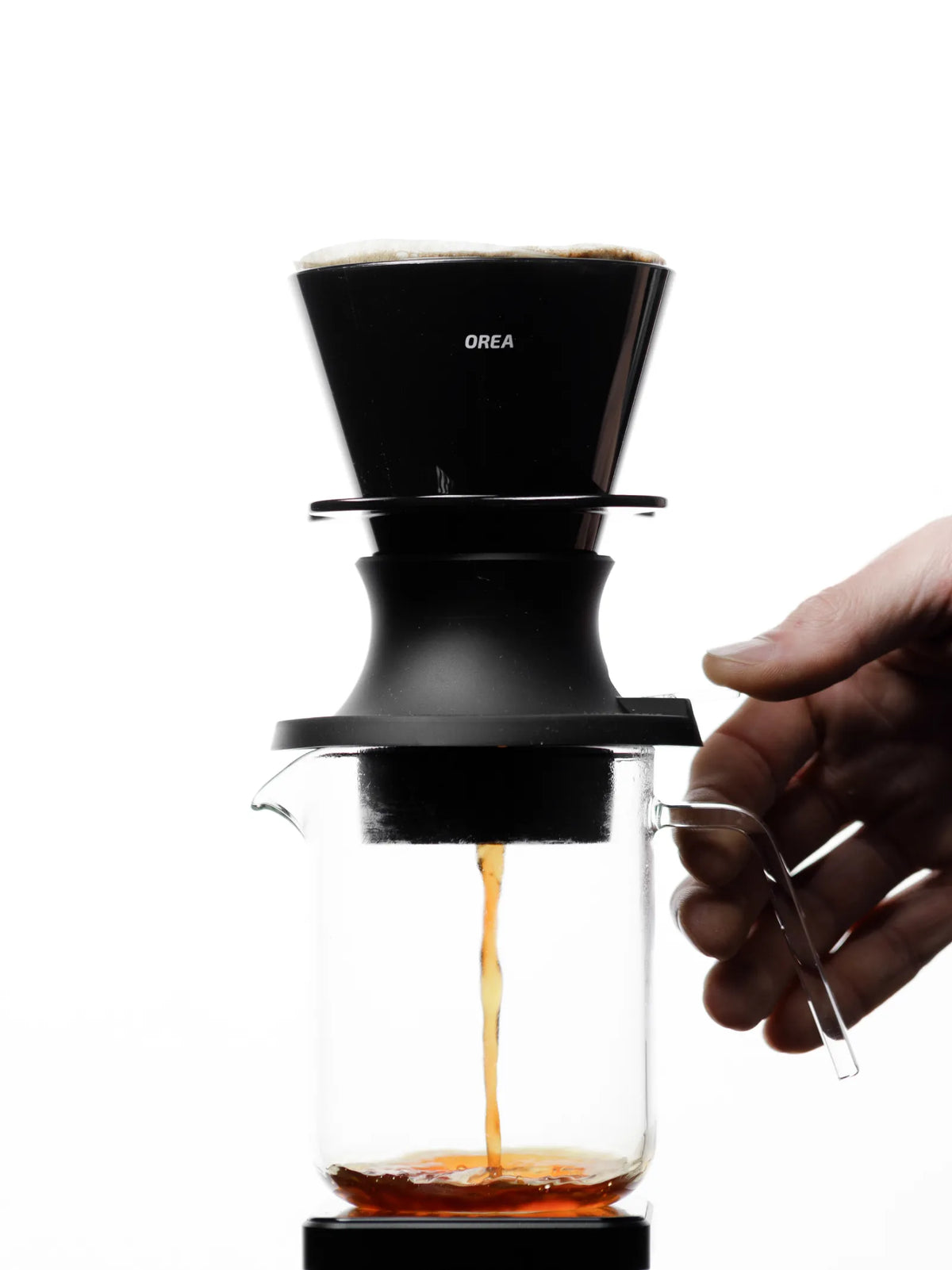 OREA O2 Dripper Darth Black bei der Pour-Over Kaffeezubereitung