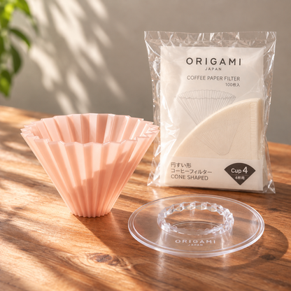 Origami Dripper in Rosa mit Filtertüte und Halter aus Kunststoff