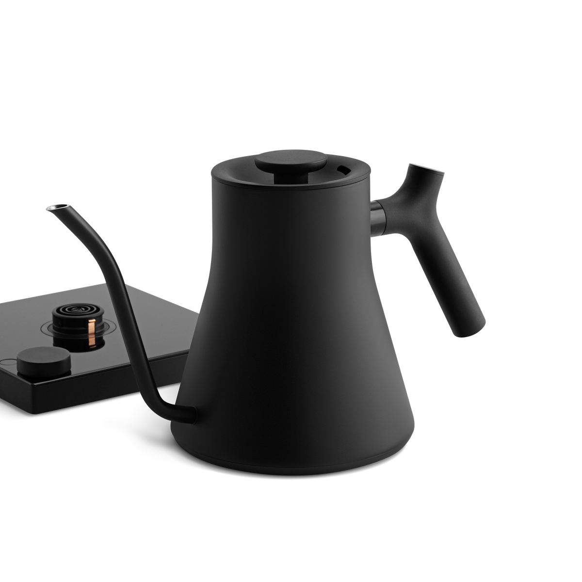 Fellow Stagg EKG Pro Studio Edition Wasserkocher elektrisch Matte Black neben Basis