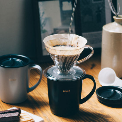Hario V60 Papierfilter 01 bei der Filterkaffee-Zubereitung