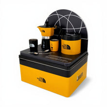 The North Face x Bialetti Espresso Set mit Espressokocher, Bechern und Zubehör in limitierter Sammlerbox
