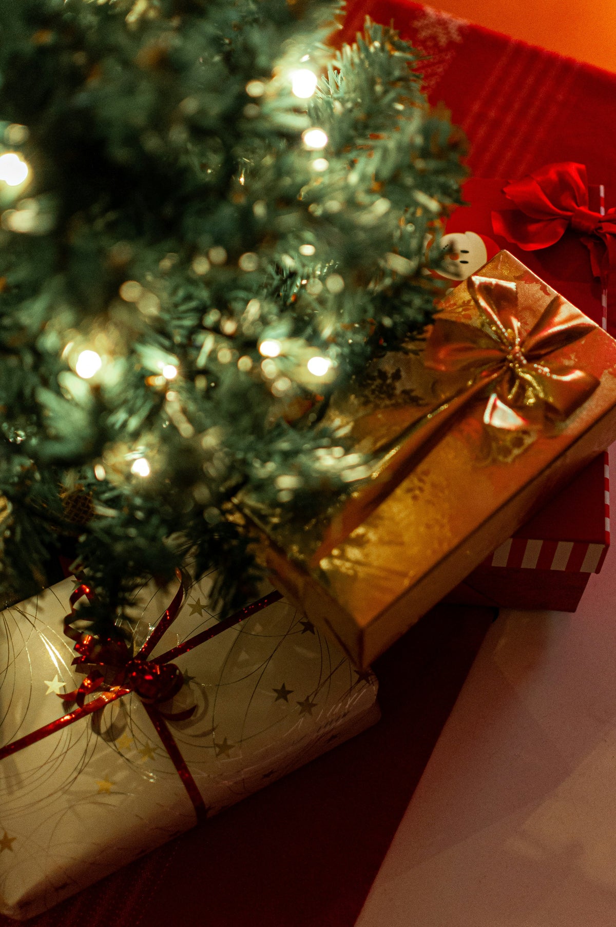 Geschenke unter dem Weihnachtsbaum