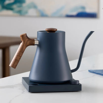 Fellow Stagg EKG Wasserkocher elektrisch, Stone Blue + Walnut 0,9 l